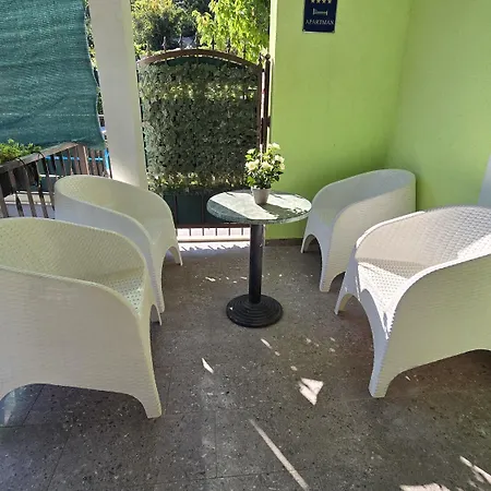 Bruno - Modern With Pool * Ostrvica